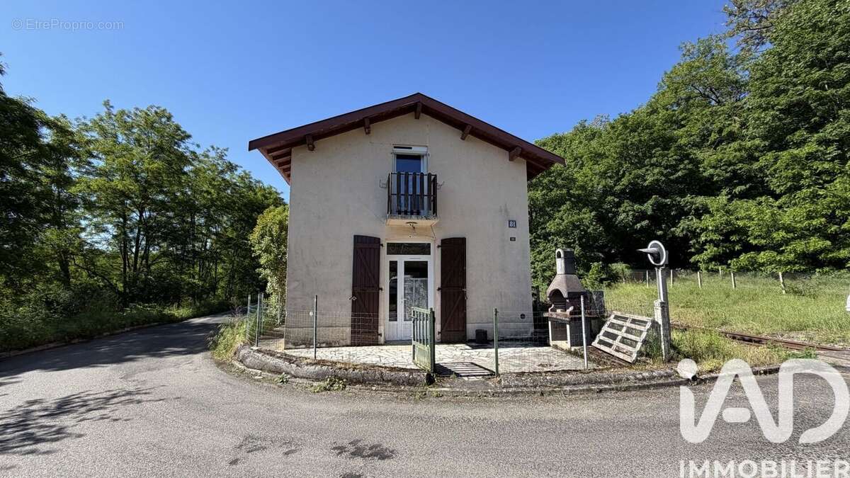 Maison 64 m² à Naussac  - photo 2