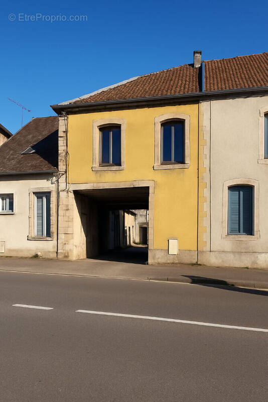 Maison à BAR-SUR-AUBE
