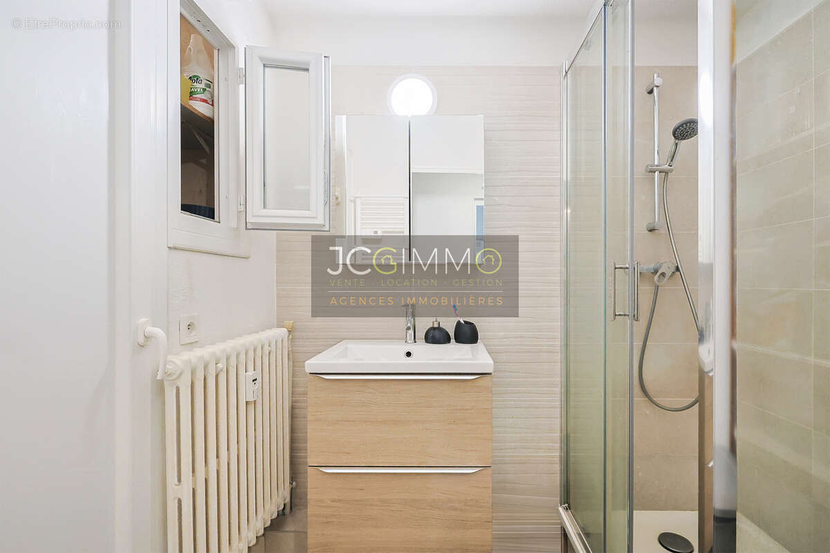 Appartement à SIX-FOURS-LES-PLAGES