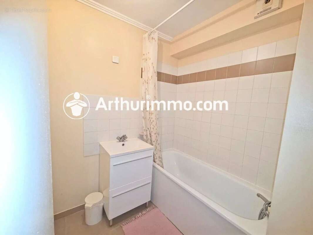 Appartement à SAVIGNY-LE-TEMPLE