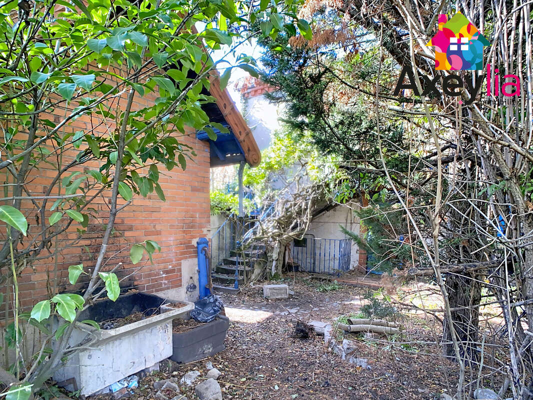 A vendre- roanne- maison à rénover entièrement composée de 2 appartements - photo 8