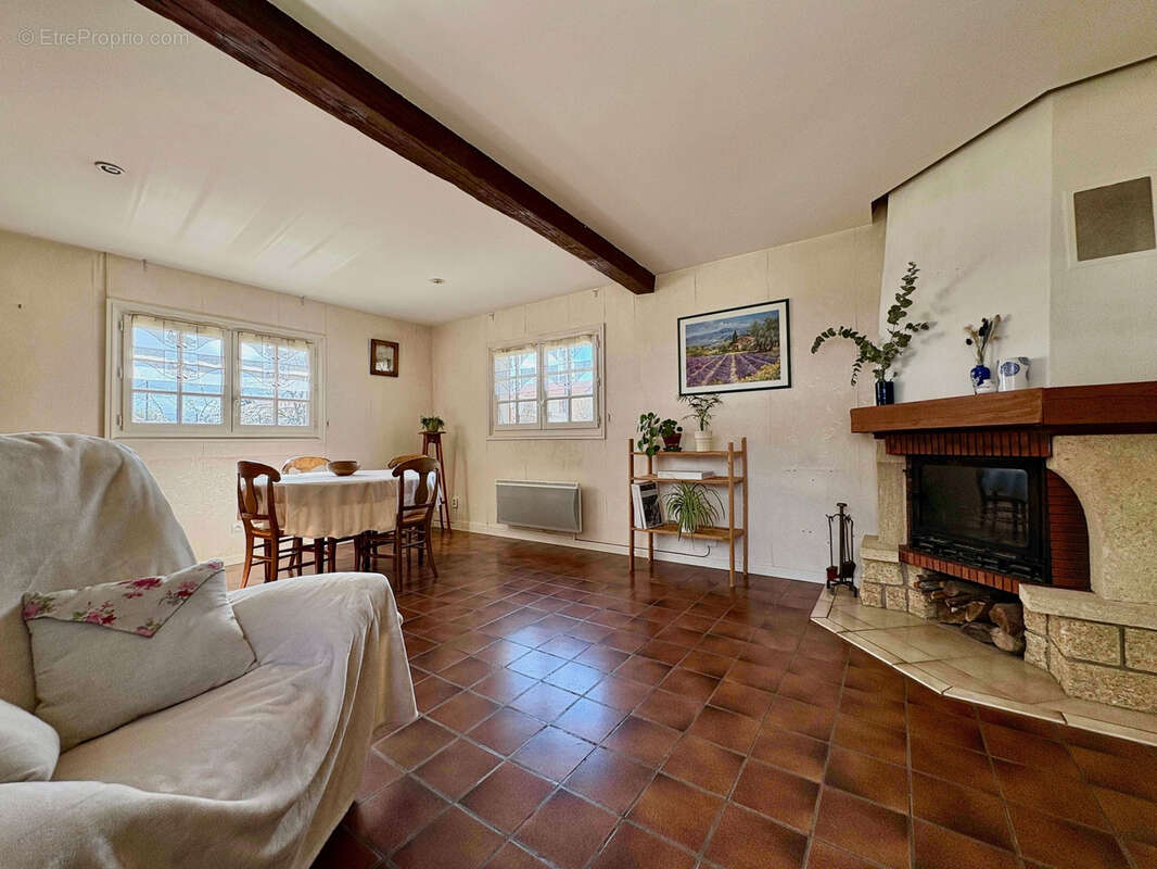 Maison à SAINT-GEORGES-DE-RENEINS