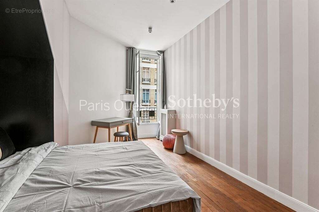 Appartement à PARIS-7E