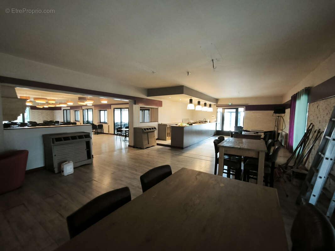 Appartement à LIVERS-CAZELLES