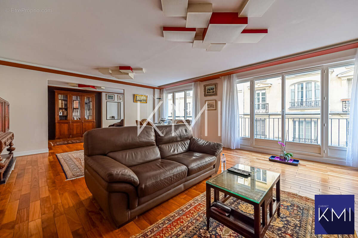 Appartement à PARIS-11E