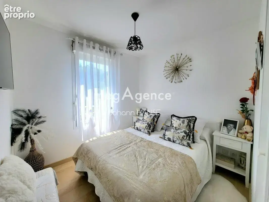 Cavalaire-sur-mer – t2 rénové 42 m² – terrasse – piscine – parking privatif - photo 6