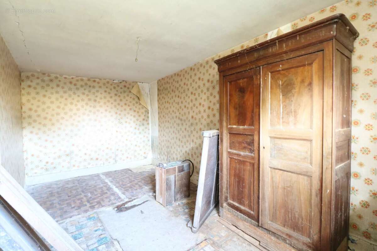 Maison à LA GUERCHE-SUR-L&#039;AUBOIS