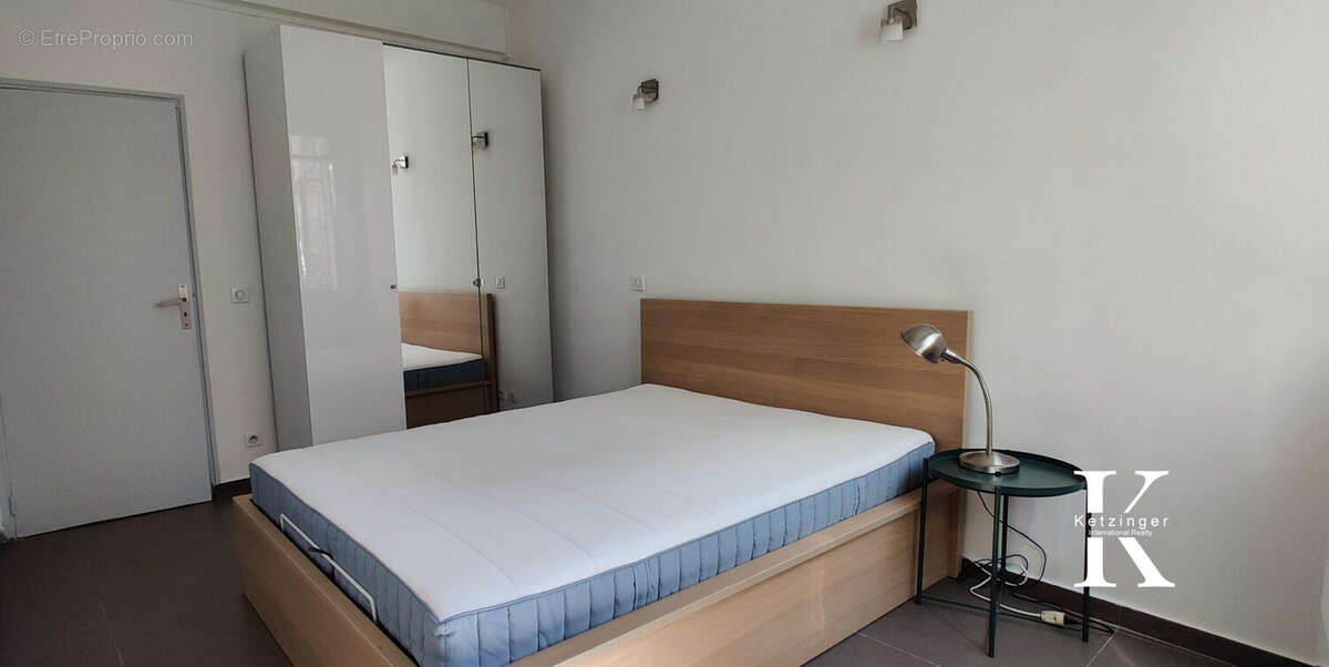 Appartement à MARSEILLE-1E