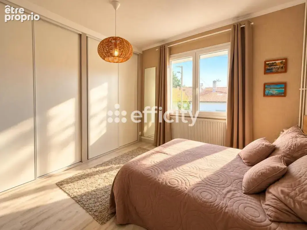 Maison 5 pièces 128 m² à vendre à Saintes (17100) - photo 12