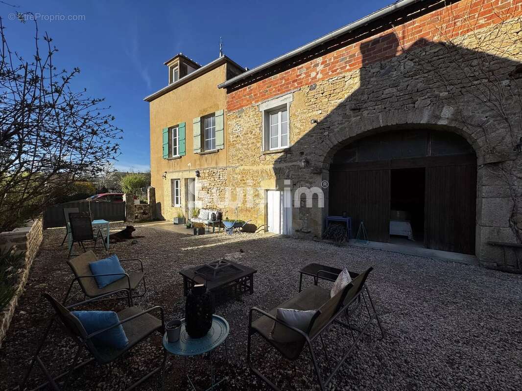 Maison à AVALLON