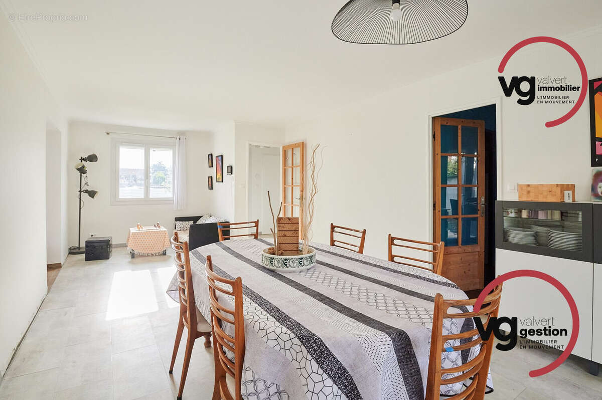 Maison à DECINES-CHARPIEU