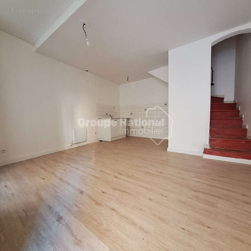 Maison à SAINT-CHAMAS