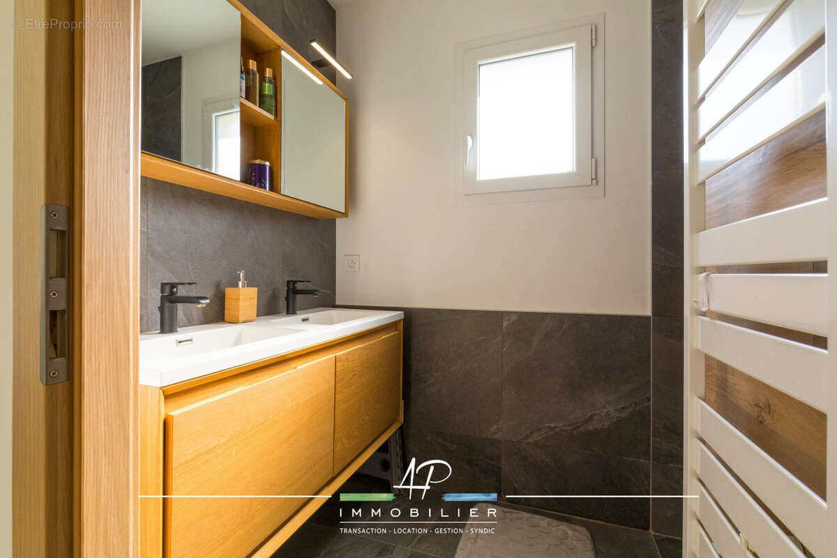 Maison à SAINT-JULIEN