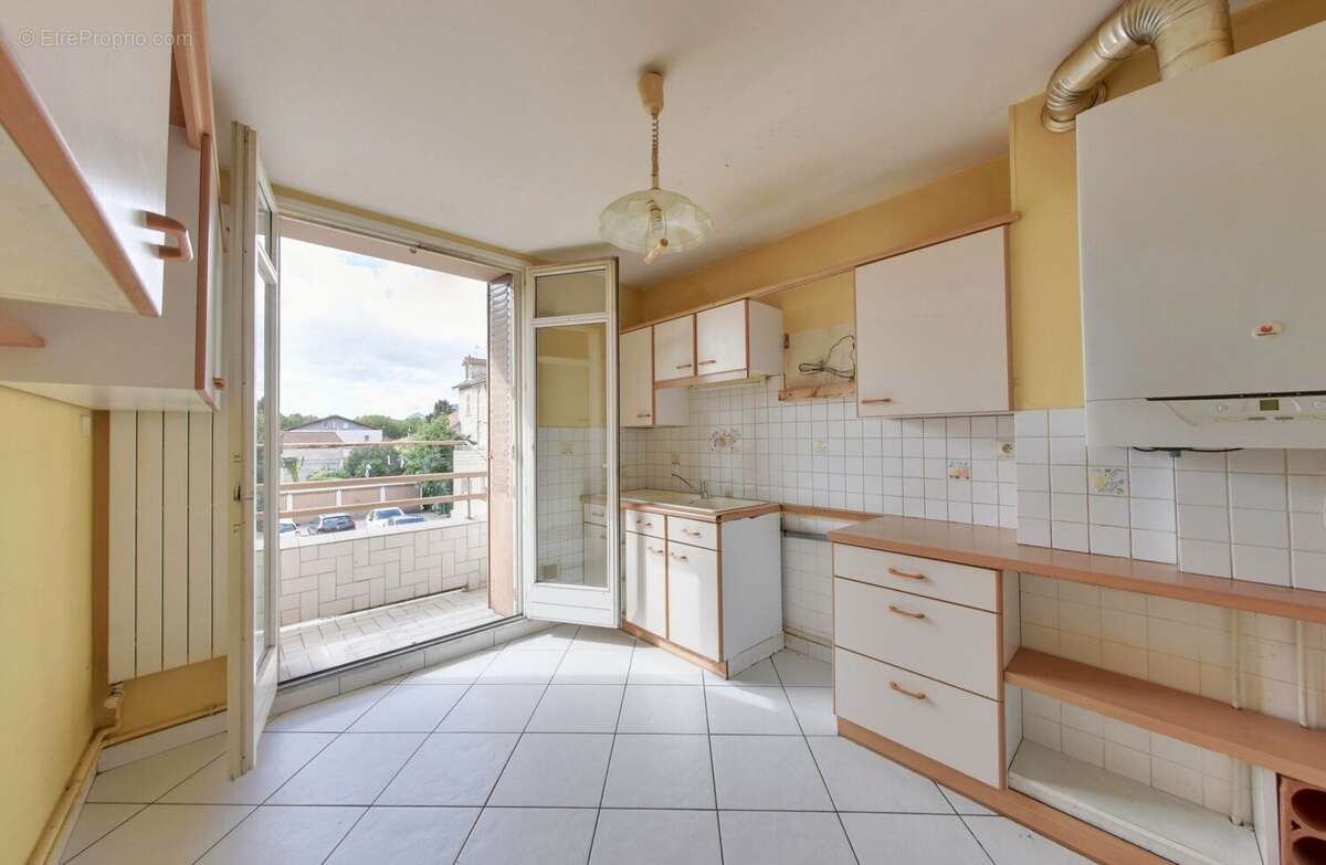 Appartement 91 m² à Fontaine  - photo 3