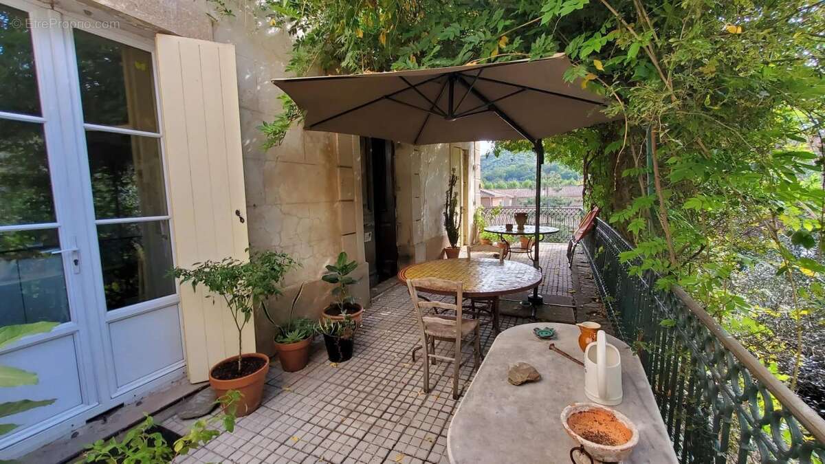 Maison à LA TOUR-SUR-ORB