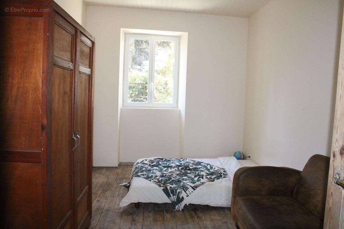 Maison  avec jardin , garage et appartement indépendant - photo 10