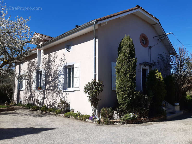 Maison à DOUELLE