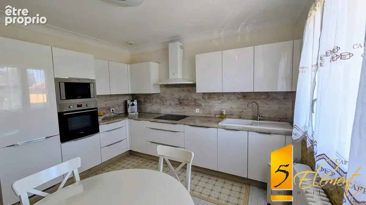 Maison 5 pièces 154 m² à vendre à Decines-Charpieu (69150) - photo 3