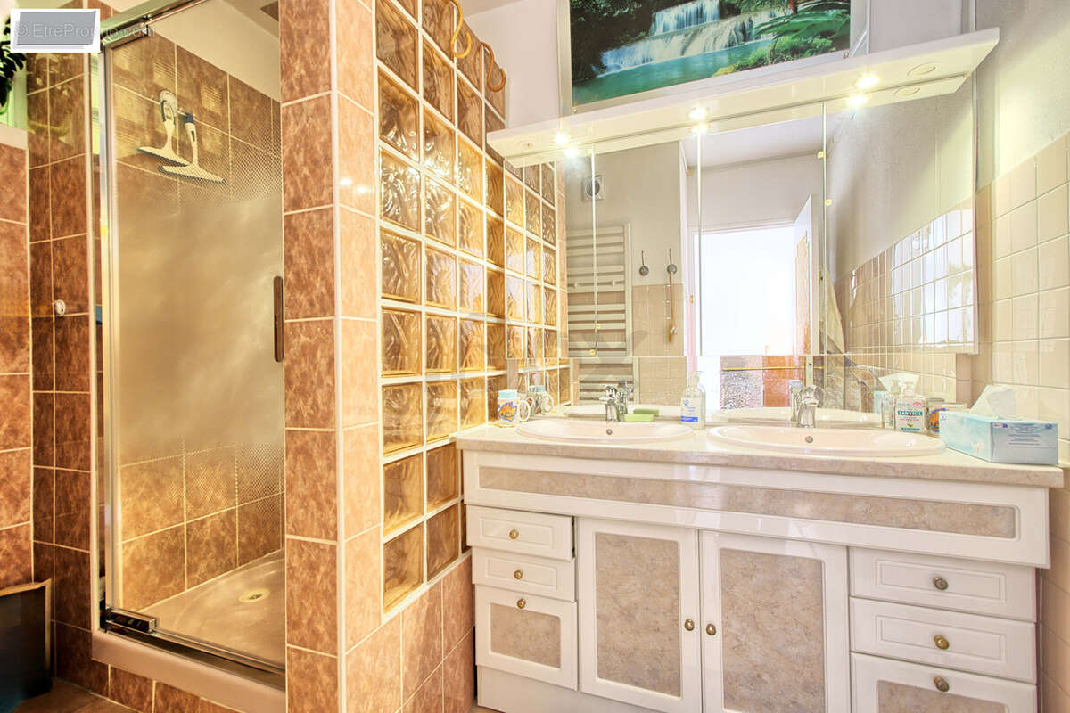 Appartement à LA VALETTE-DU-VAR