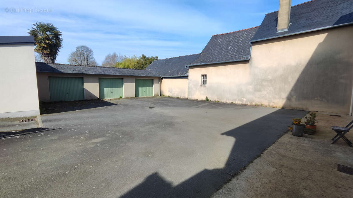 Maison à VERN-SUR-SEICHE