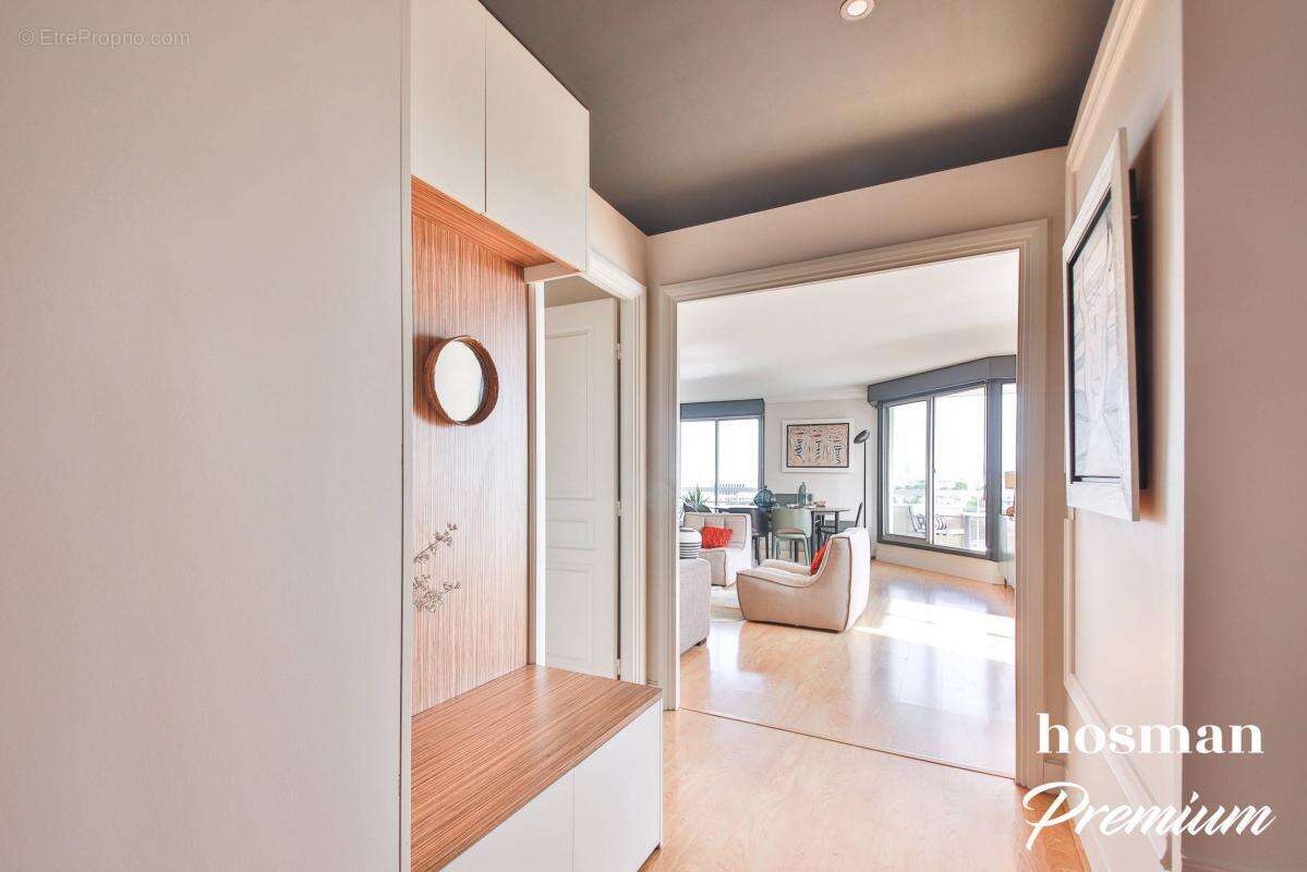 Appartement à COURBEVOIE