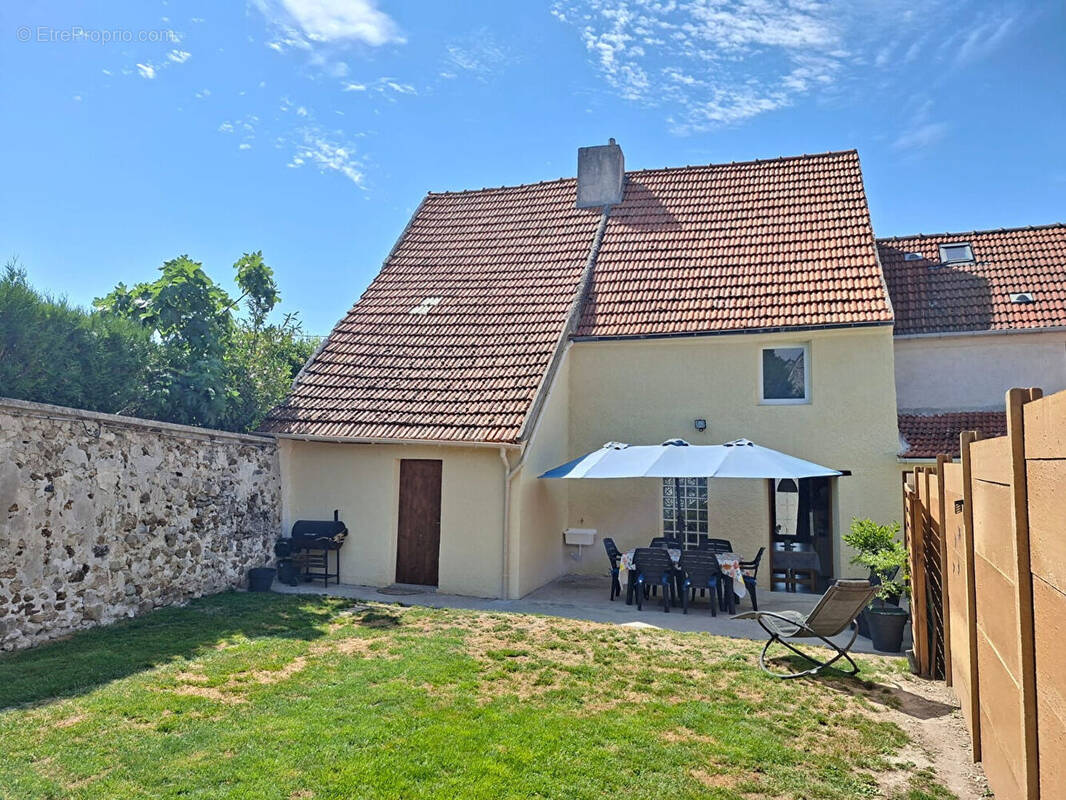 Maison à LIZY-SUR-OURCQ