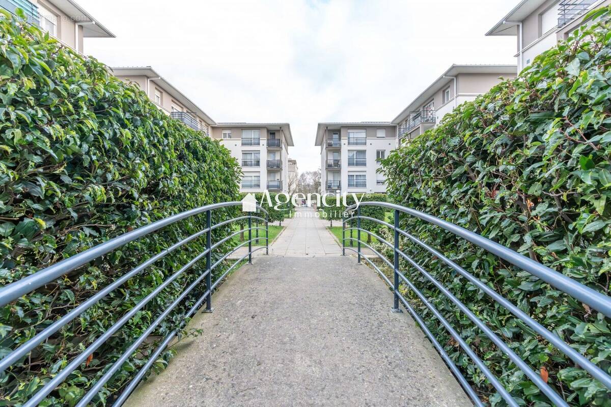 Appartement à LOGNES