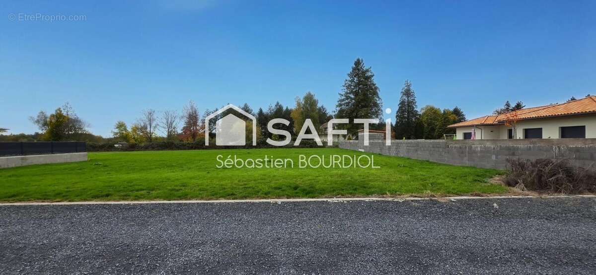 Photo 2 - Terrain à ORLEAT