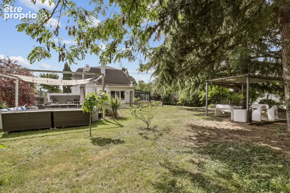 Maisons-Laffitte (78) - Maison familiale d'exception avec jardin. - photo 2