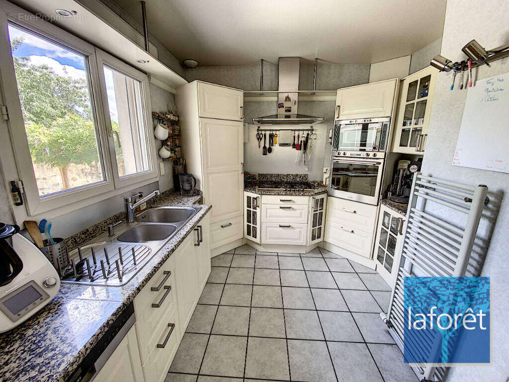 Maison à LEUVILLE-SUR-ORGE