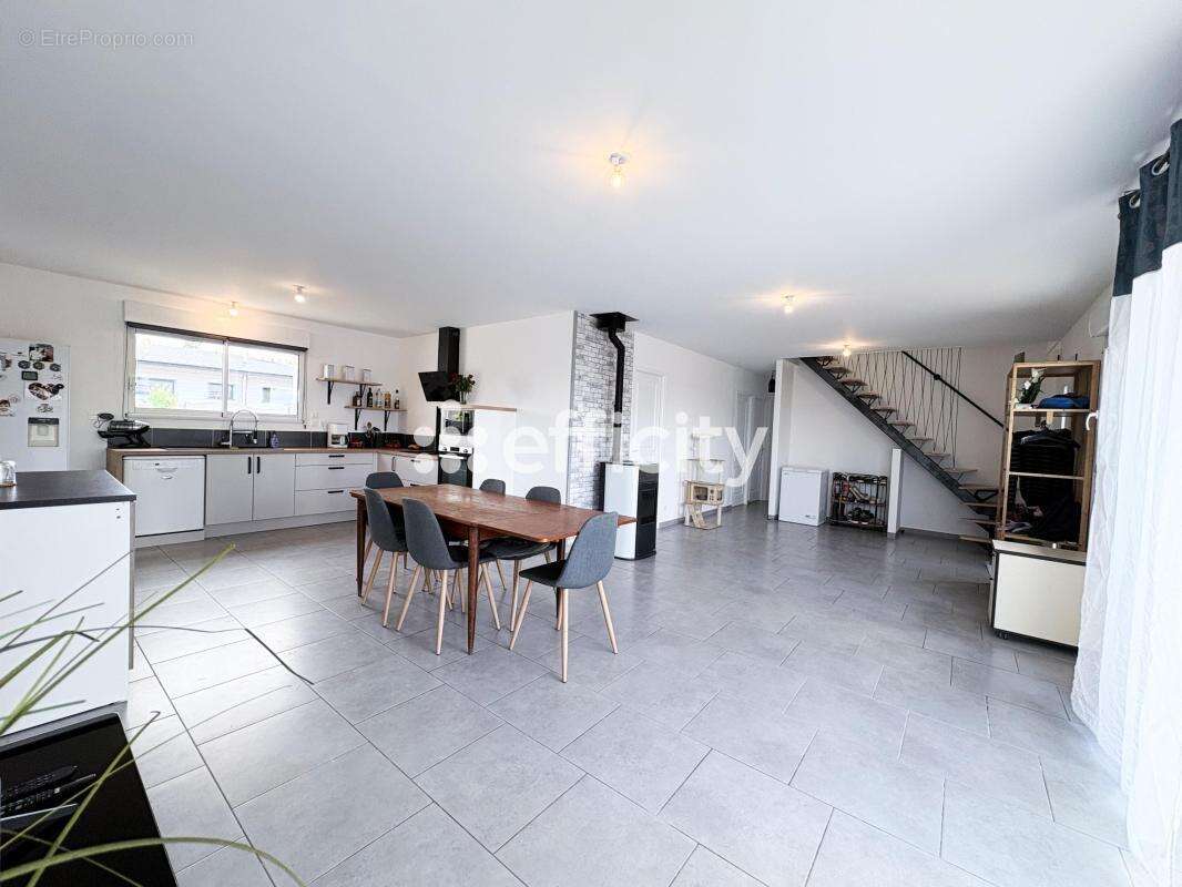 Maison 126 m² à Moyon  - photo 4