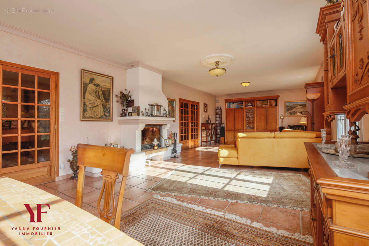 Maison à DIRINON