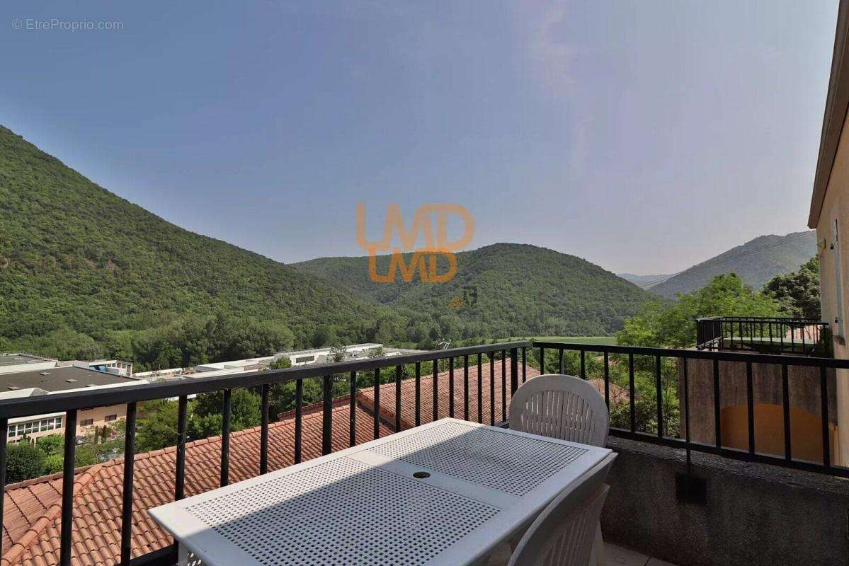 Appartement à AVENE