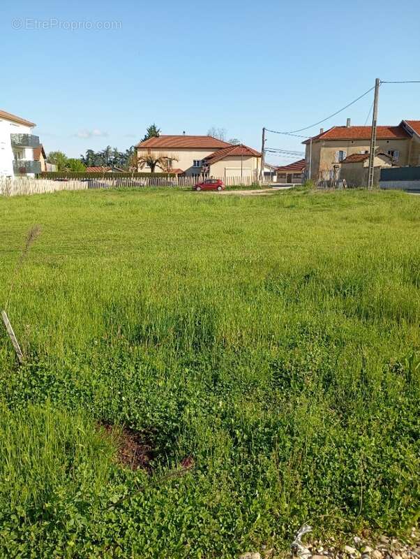 Terrain à LENS-LESTANG