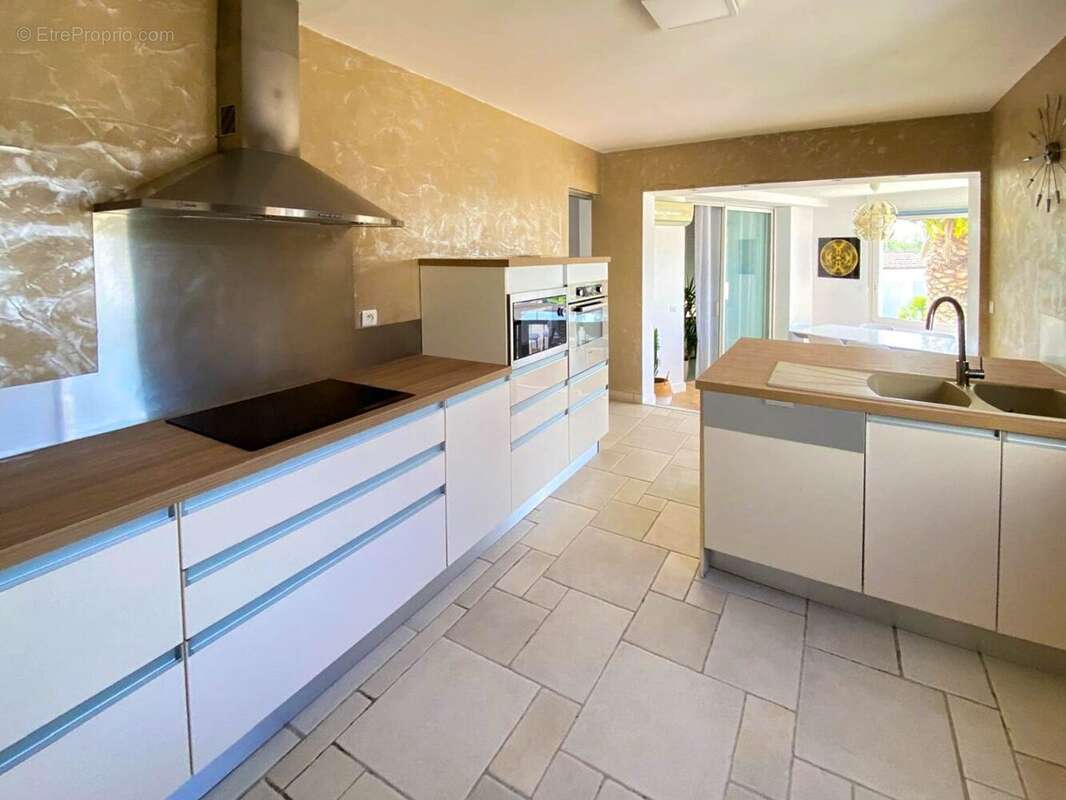 Maison à COURNONTERRAL