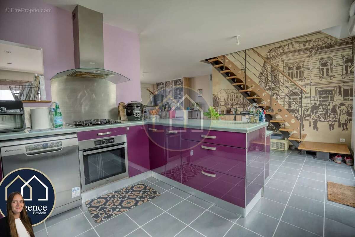 Maison à TREMBLAY-LES-VILLAGES