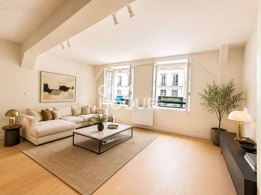 Appartement à PARIS-10E