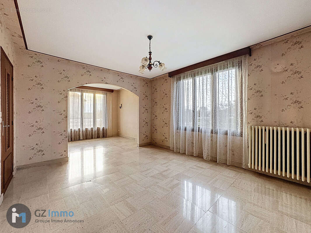 Photo 5 - Maison à SALON