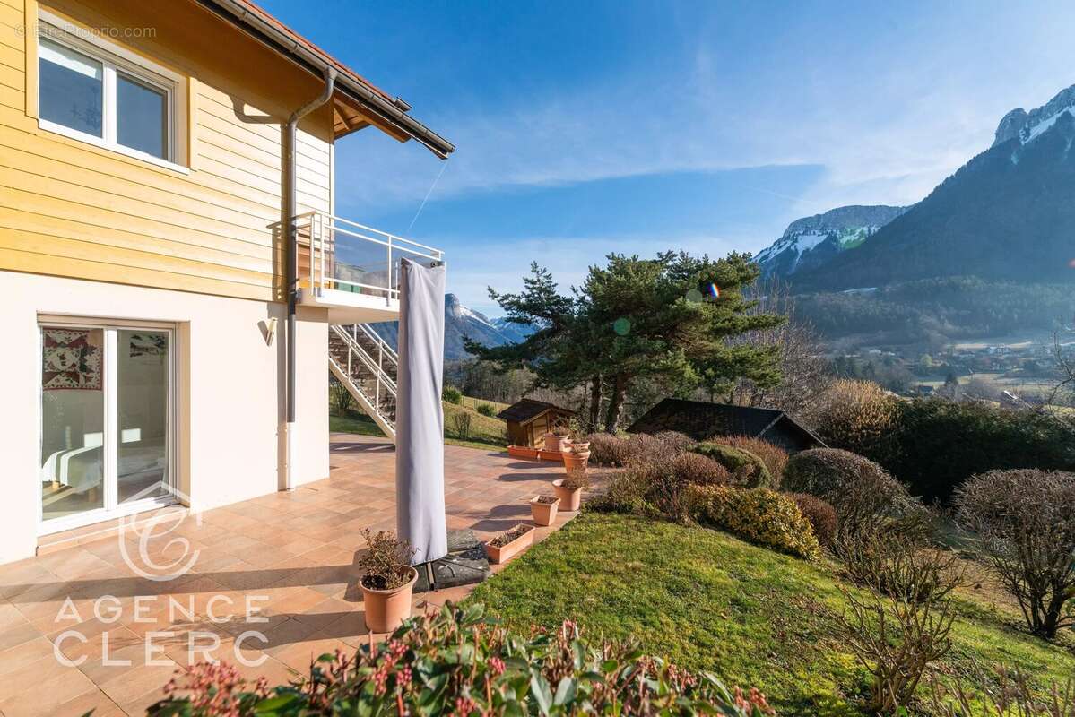 Maison à MENTHON-SAINT-BERNARD