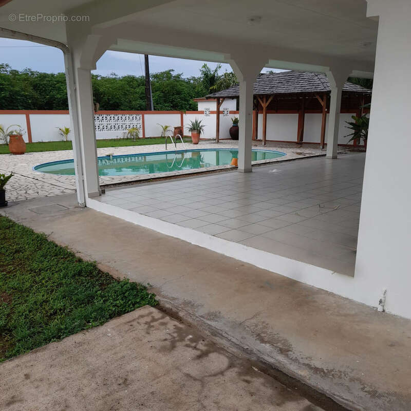 Maison à REMIRE-MONTJOLY