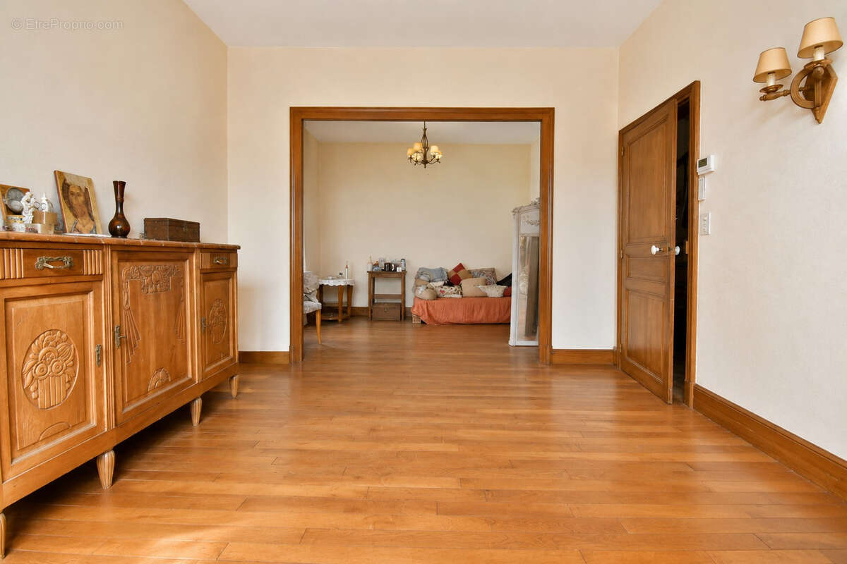 Maison de caractère à proximité du centre - photo 2