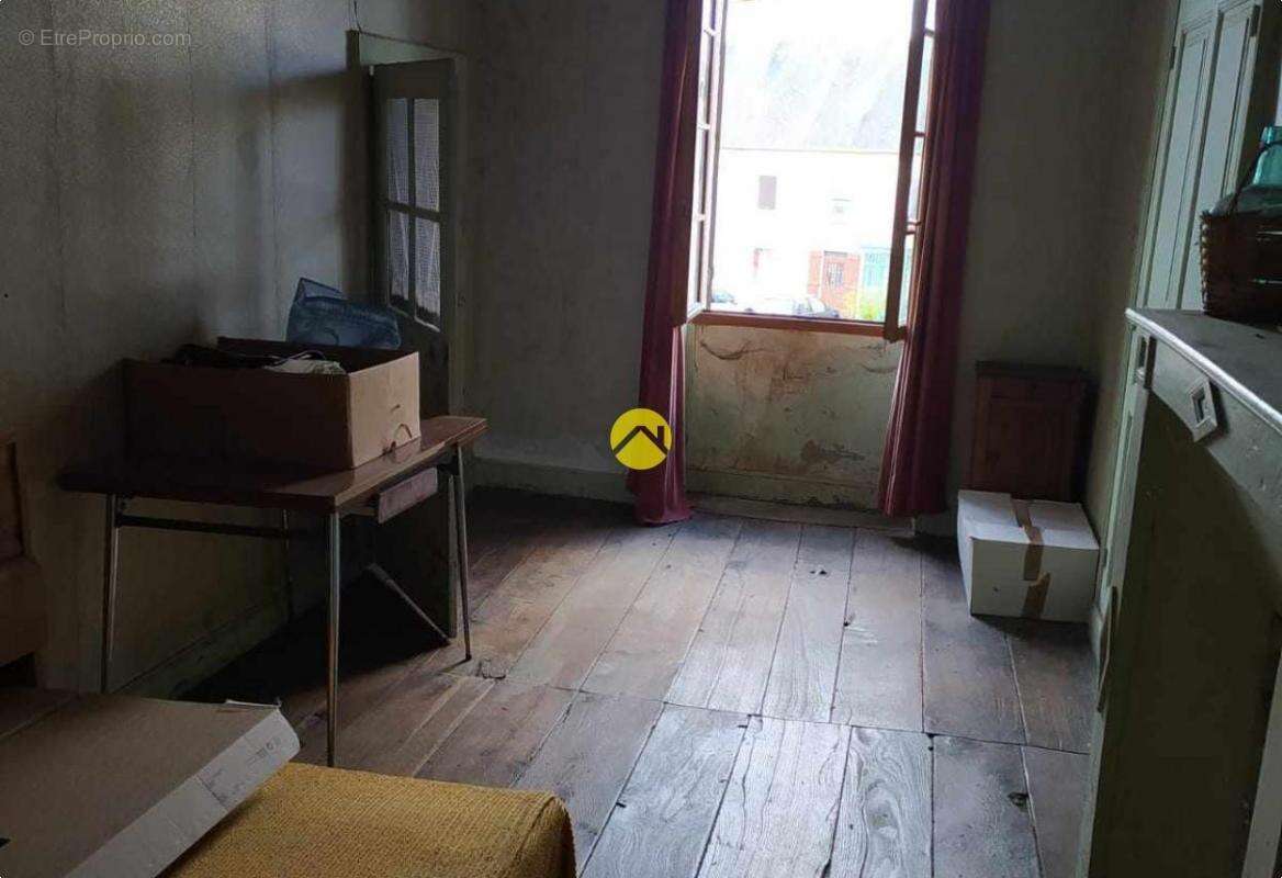 Maison à CHENERAILLES