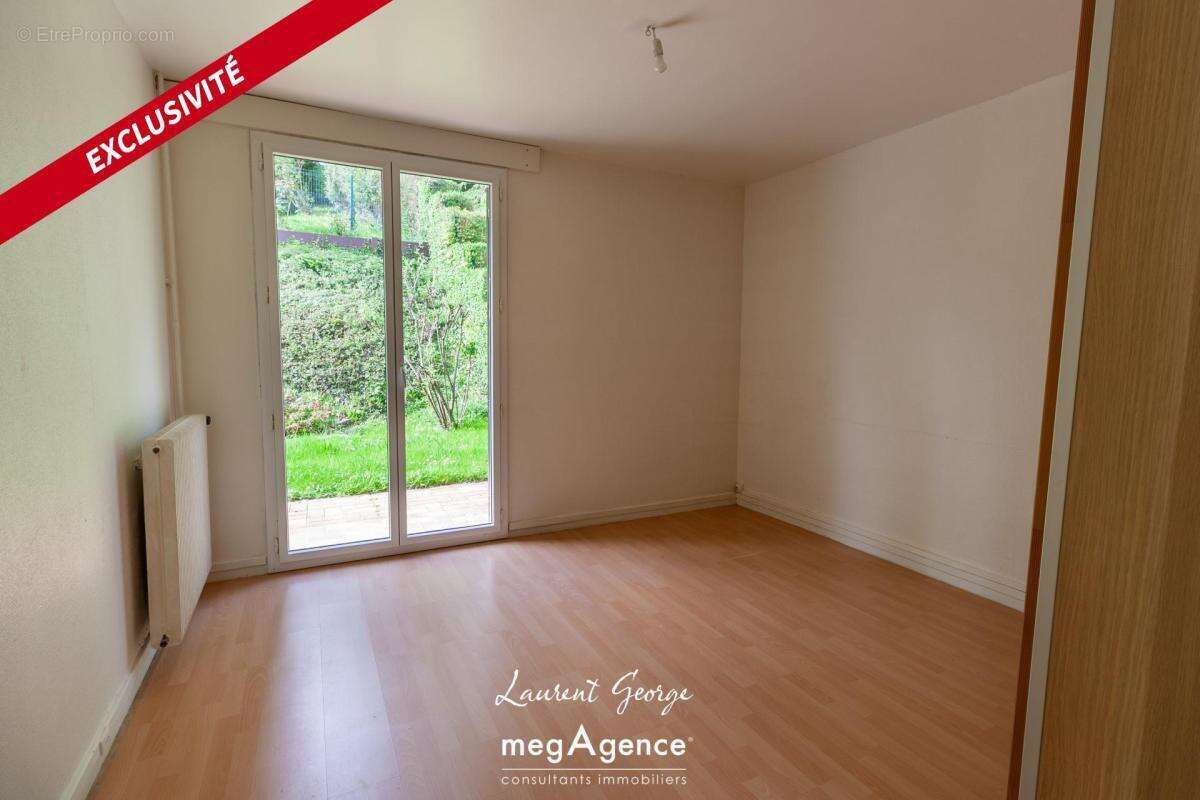 Maison à SAINT-LEGER-DU-BOURG-DENIS