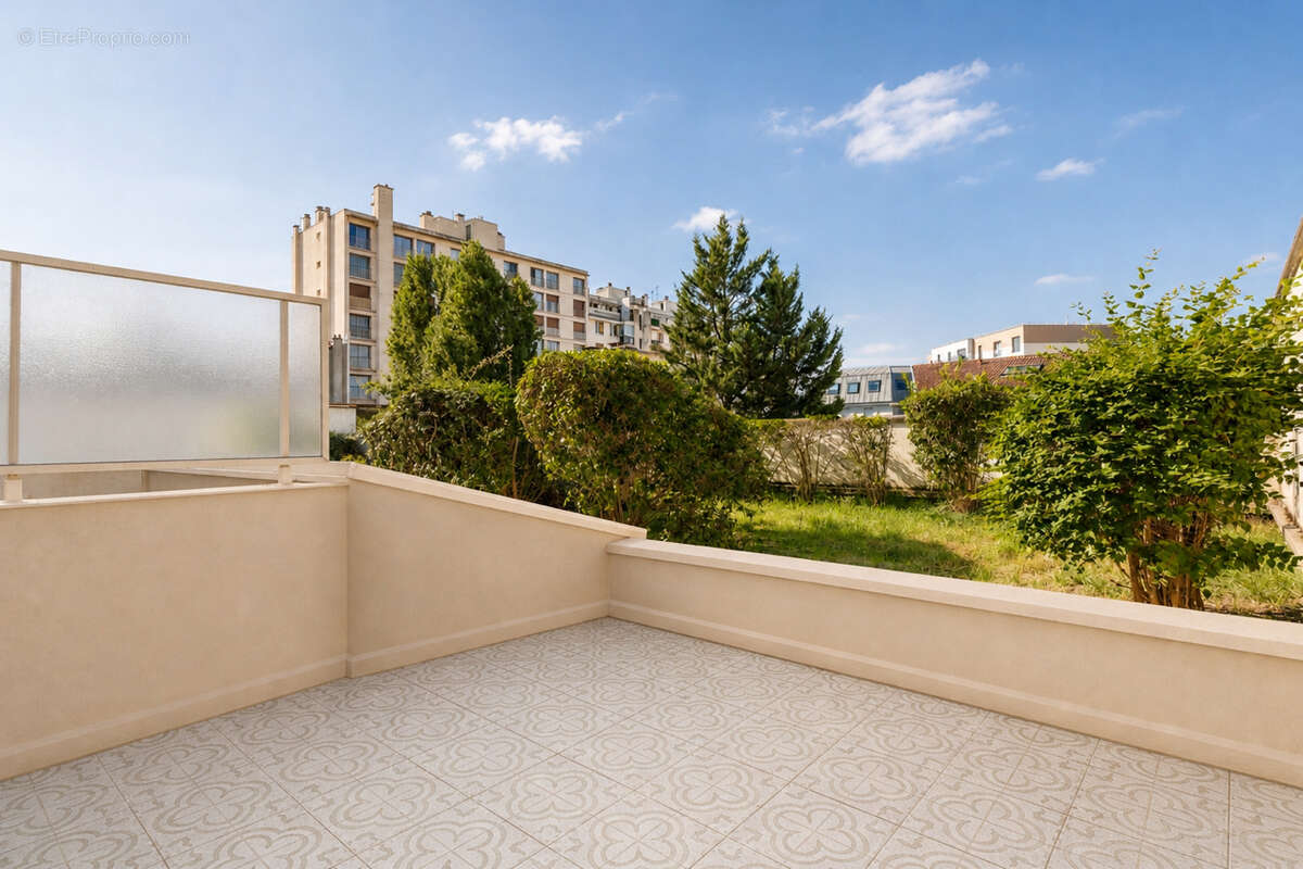 Appartement à LES PAVILLONS-SOUS-BOIS