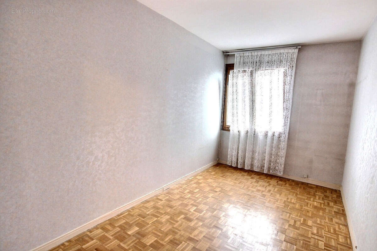 Appartement à FRESNES