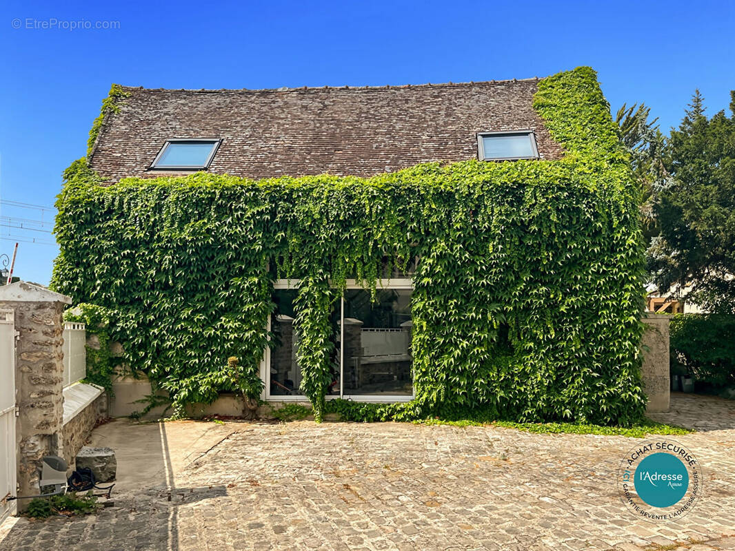 Maison à MENNECY