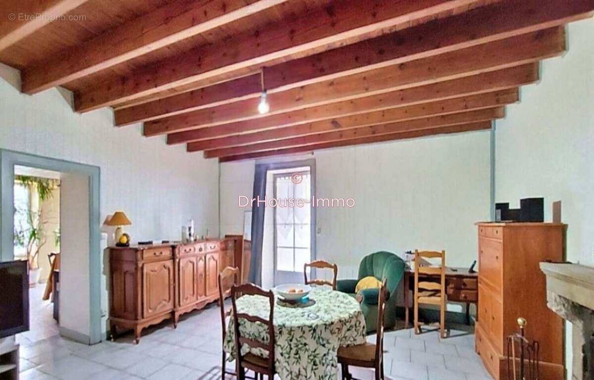 Maison à SIGOURNAIS