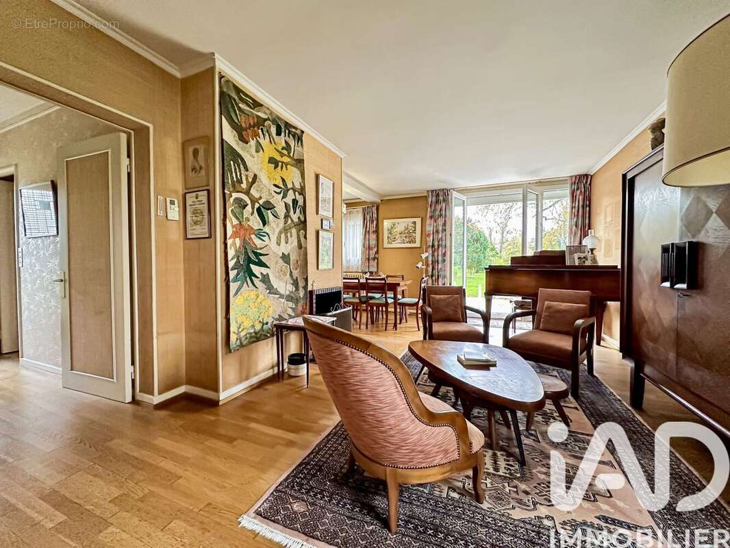 Photo 5 - Maison à LA CELLE-SAINT-CLOUD