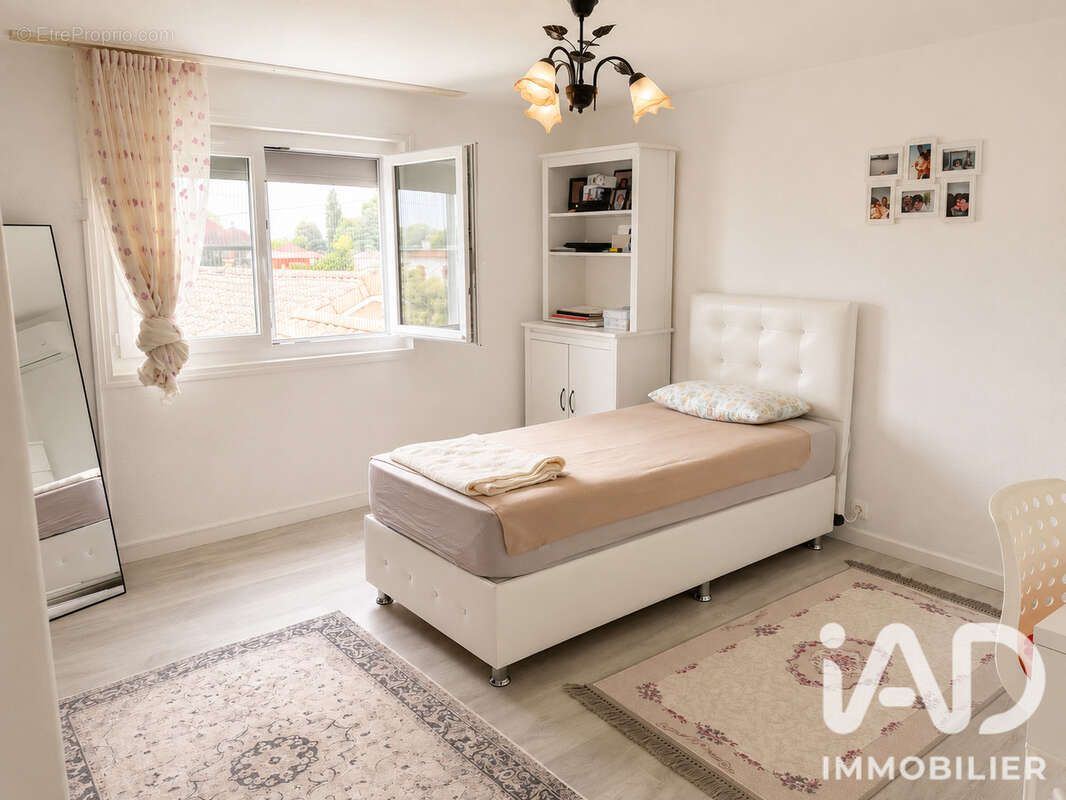 Maison 192 m² à Libourne  - photo 4