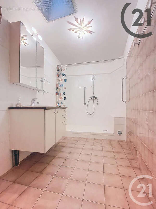 Maison à SAINT-BRIS-LE-VINEUX